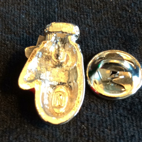 Vintage Nordstrom Christmas Mitten Pin - Picture 3 of 5